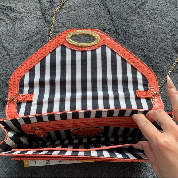 Gianni Bini Faux Gator Clutch - Picture 7 of 8